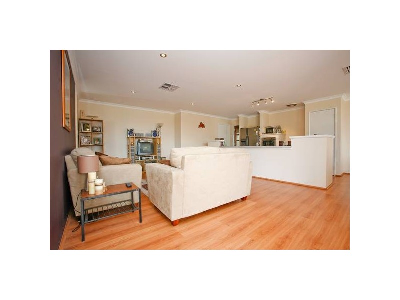 15 Covington Loop, Success WA 6164