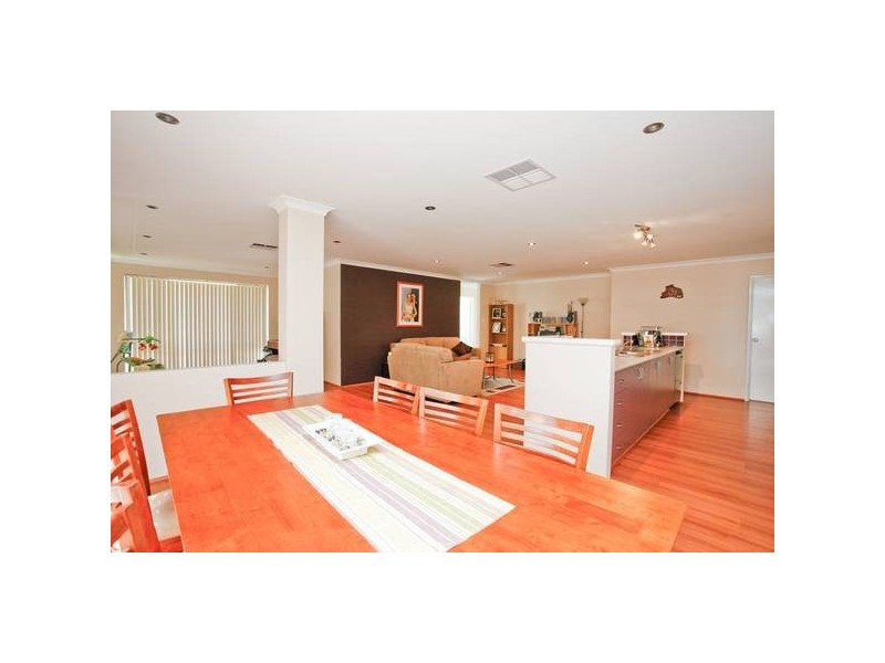 15 Covington Loop, Success WA 6164