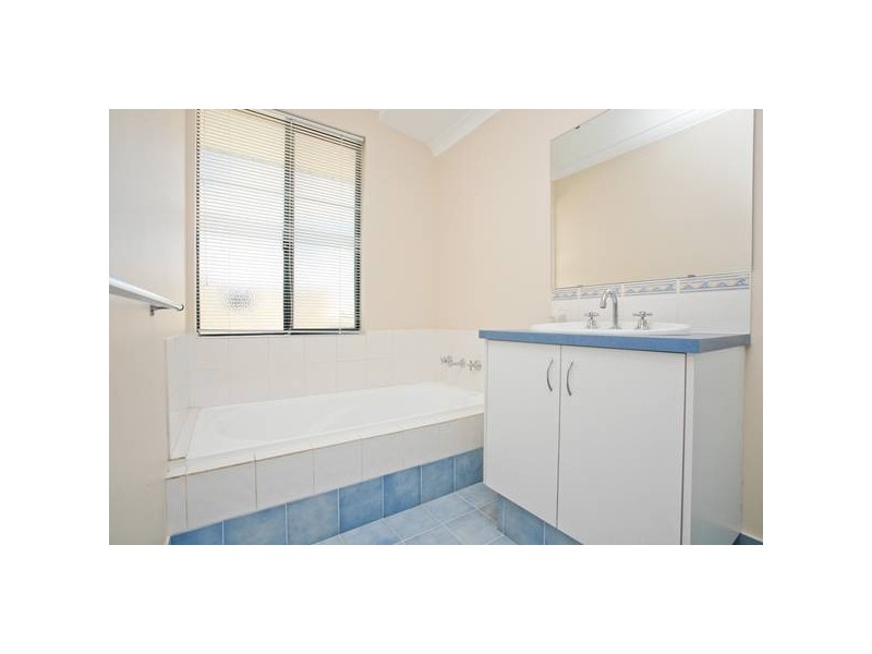 15 Covington Loop, Success WA 6164