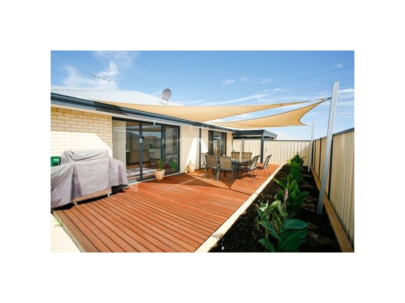 15 Covington Loop, Success WA 6164