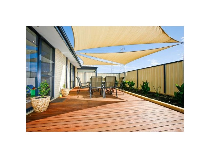 15 Covington Loop, Success WA 6164