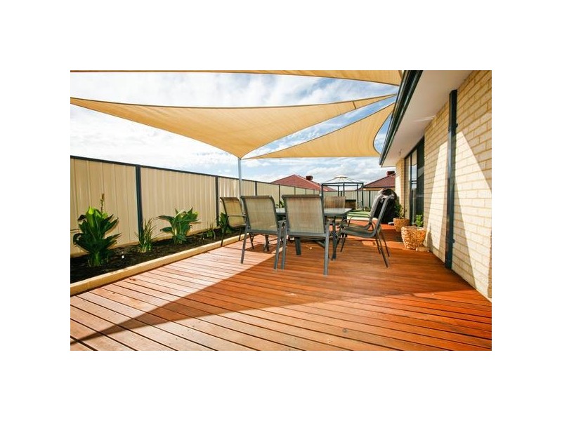 15 Covington Loop, Success WA 6164