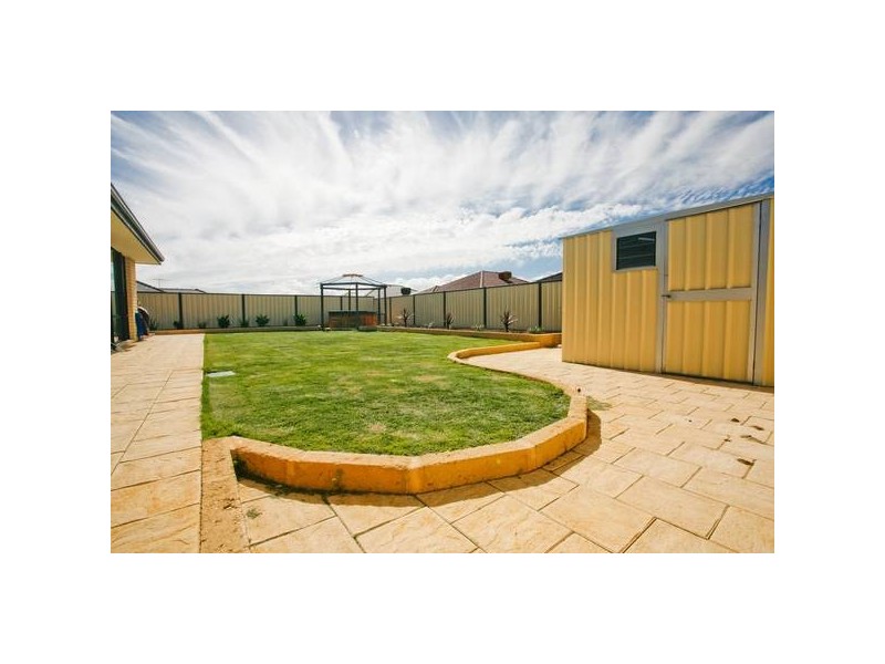 15 Covington Loop, Success WA 6164