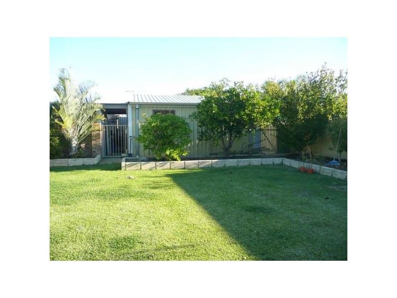 92 Parkway Road, Bibra Lake WA 6163