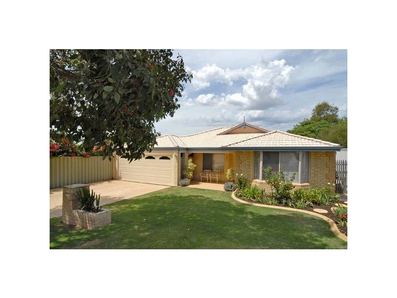 4 Ranunculus Court, Beeliar WA 6164
