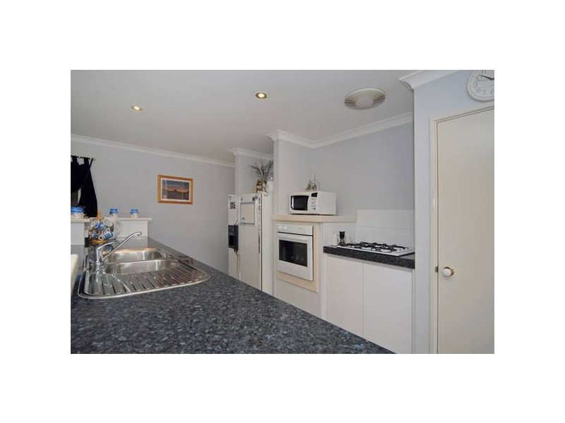 4 Ranunculus Court, Beeliar WA 6164