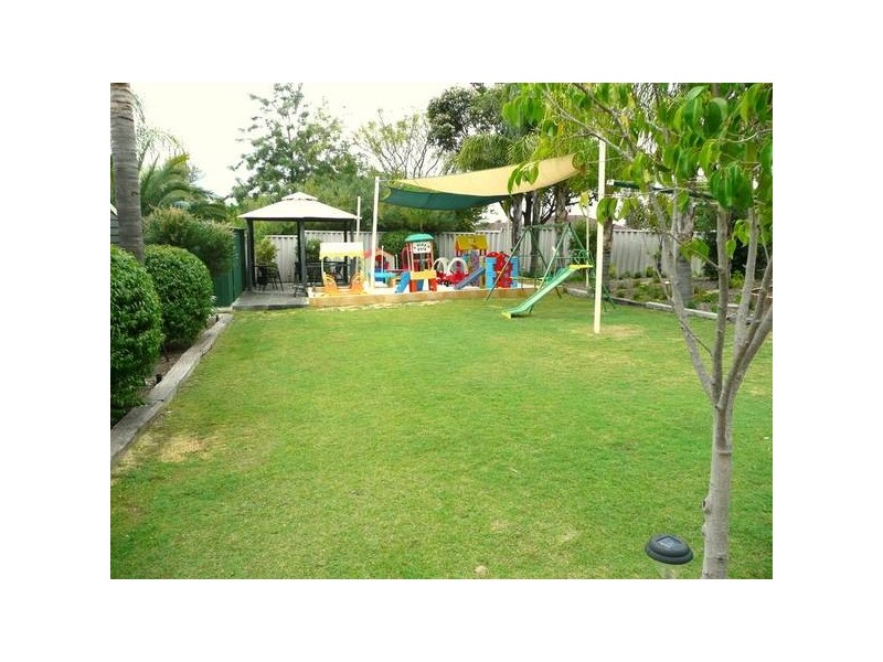 3 Binney Rise, South Lake WA 6164