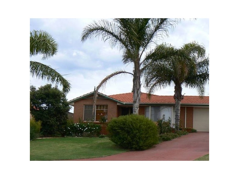 13 Gumina Place, Munster WA 6166