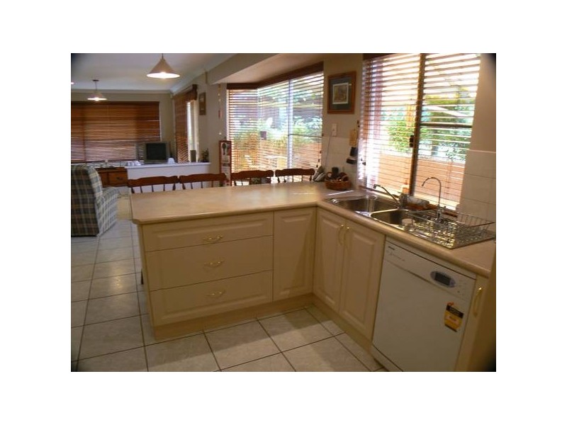 13 Gumina Place, Munster WA 6166