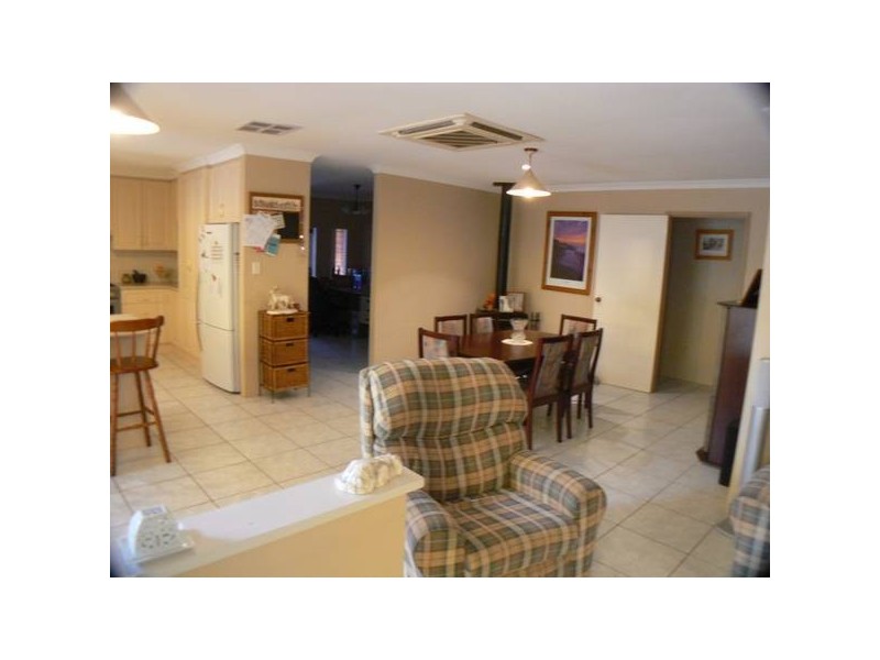 13 Gumina Place, Munster WA 6166