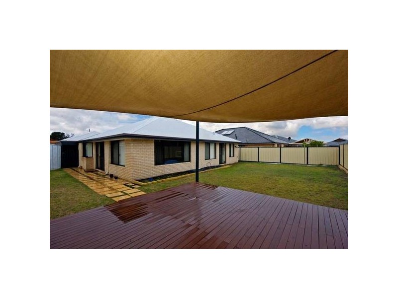 7 Montgomery Drive, Success WA 6164