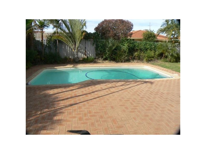 18 Ranford Loop, Kardinya WA 6163