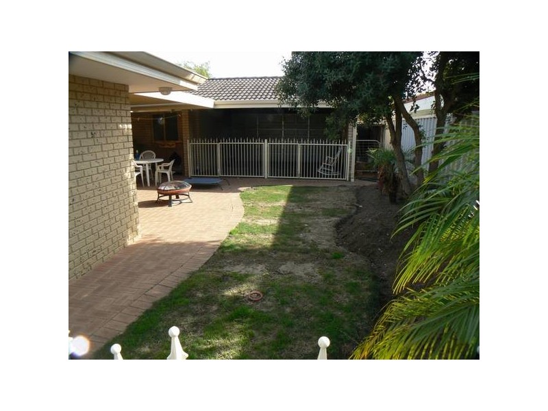 18 Ranford Loop, Kardinya WA 6163