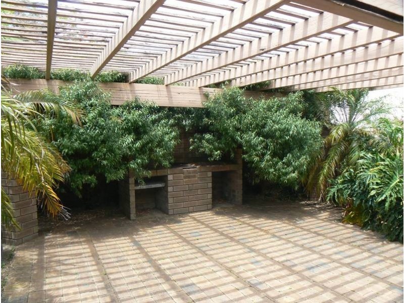 8 The Ridge, Yangebup WA 6164