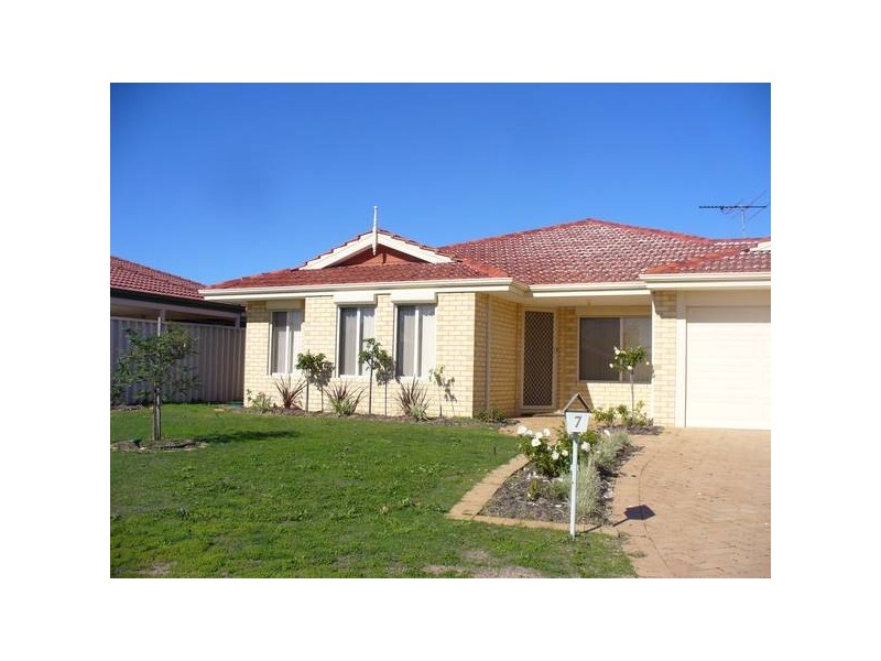 7 Birchwood Avenue, South Lake WA 6164