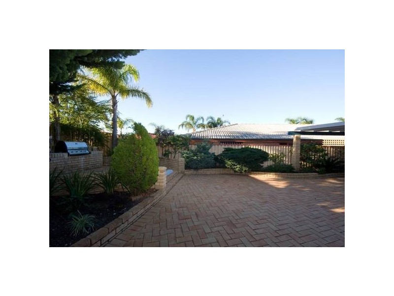 11 Tunis Place, Coogee WA 6166
