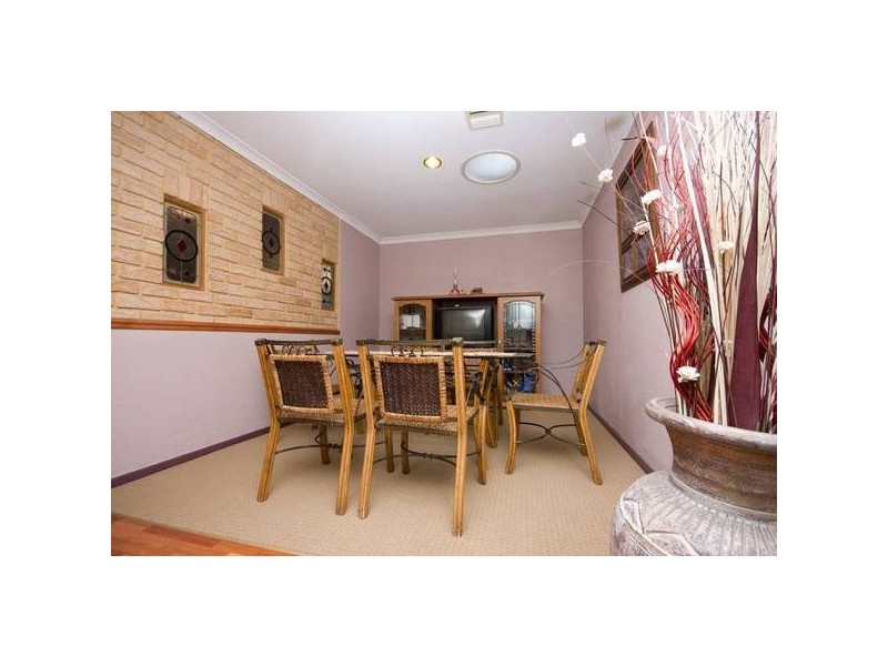 11 Tunis Place, Coogee WA 6166