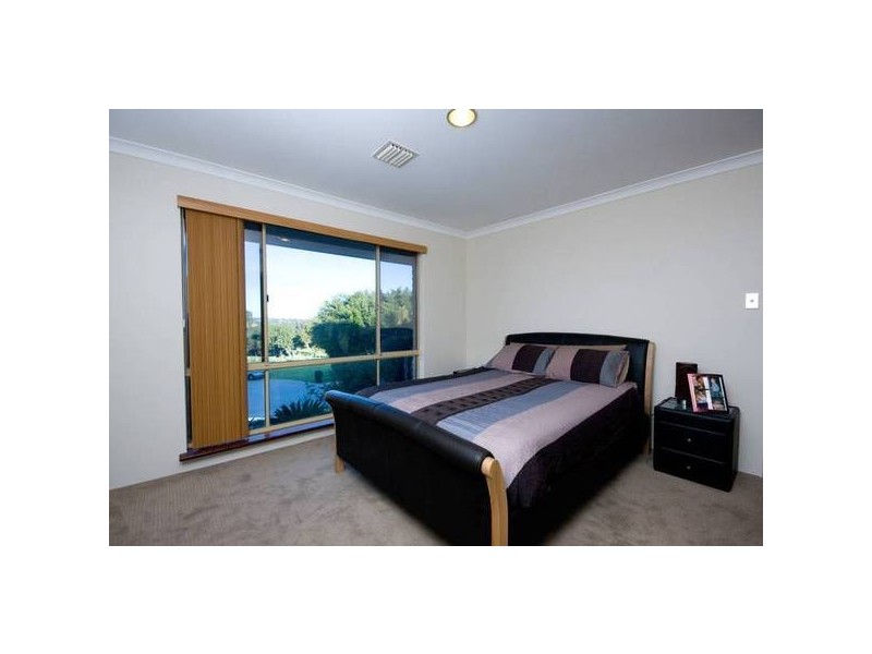 11 Tunis Place, Coogee WA 6166