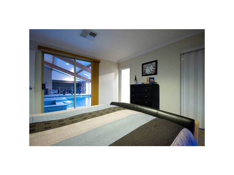 11 Tunis Place, Coogee WA 6166