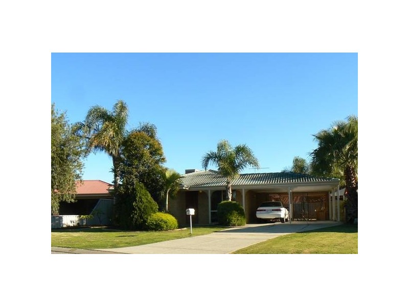 11 Jenniphur Court, Atwell WA 6164