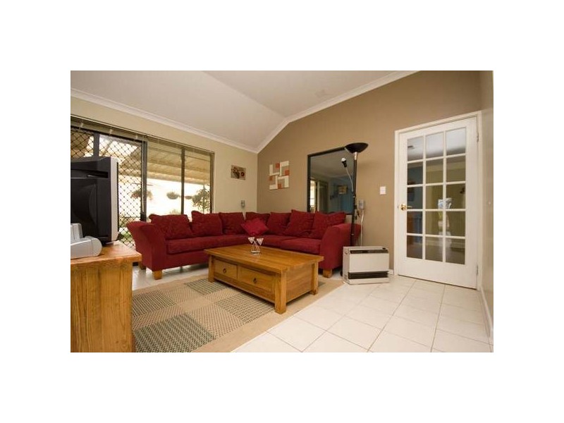 8 Auld Vista, Success WA 6164