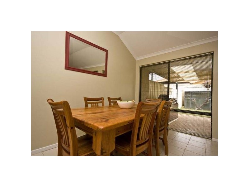 8 Auld Vista, Success WA 6164