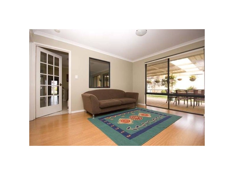 8 Auld Vista, Success WA 6164