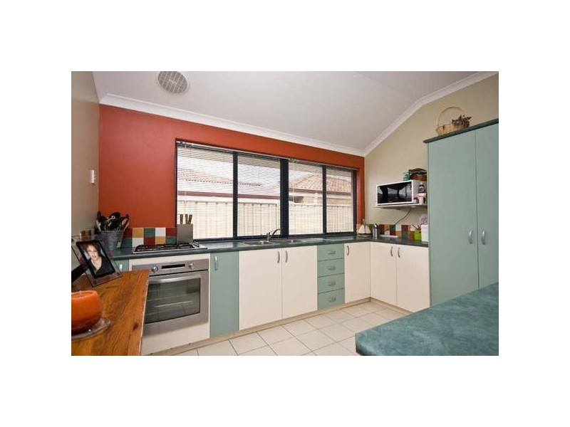 8 Auld Vista, Success WA 6164