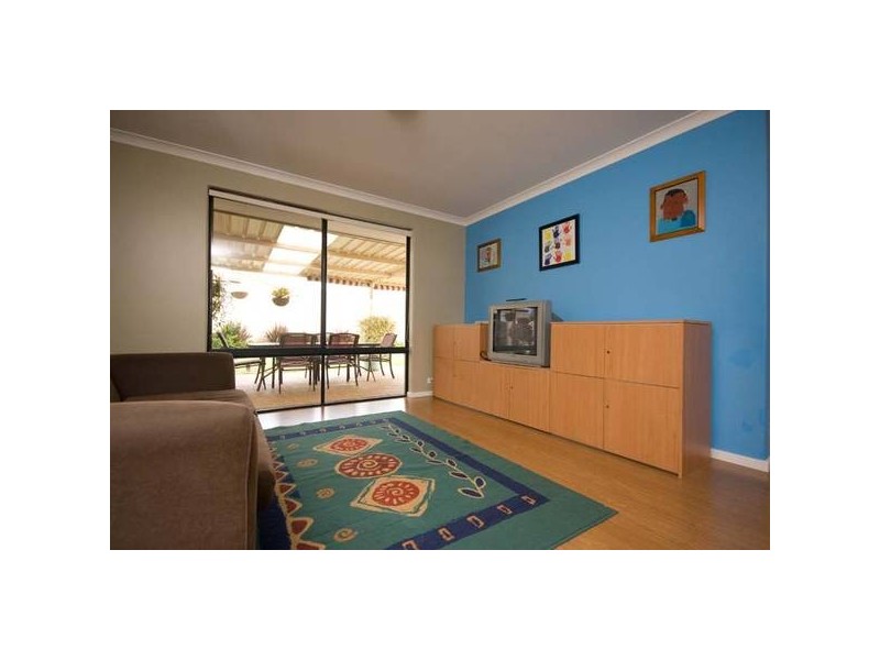 8 Auld Vista, Success WA 6164