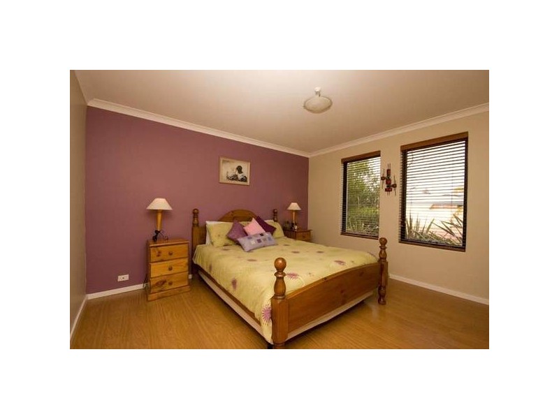 8 Auld Vista, Success WA 6164