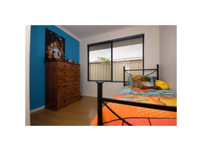 8 Auld Vista, Success WA 6164