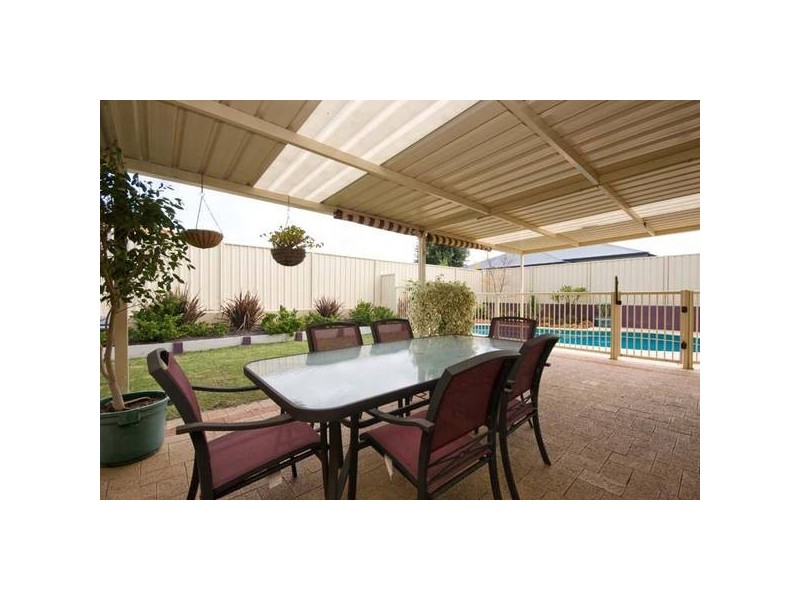 8 Auld Vista, Success WA 6164