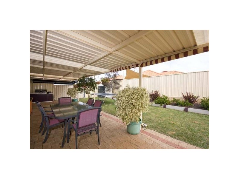 8 Auld Vista, Success WA 6164