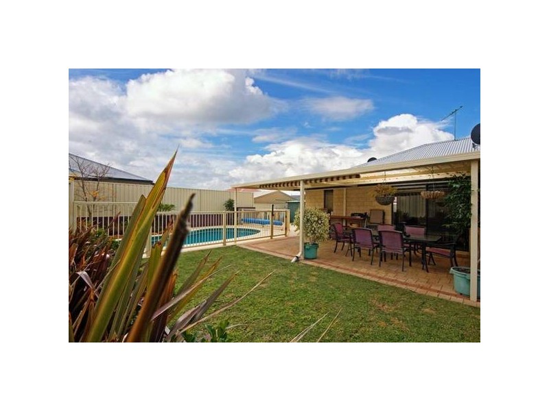 8 Auld Vista, Success WA 6164