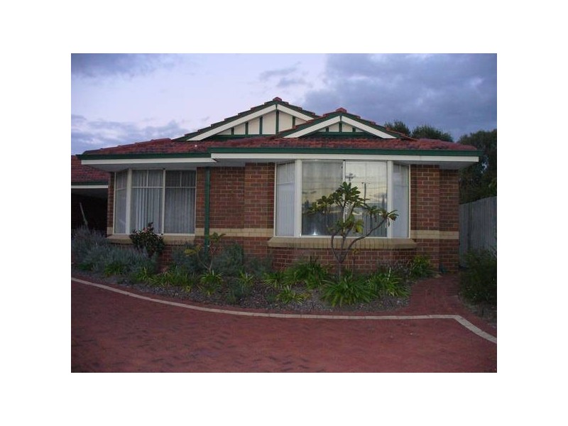 2/264 Hampton Road, Fremantle WA 6160