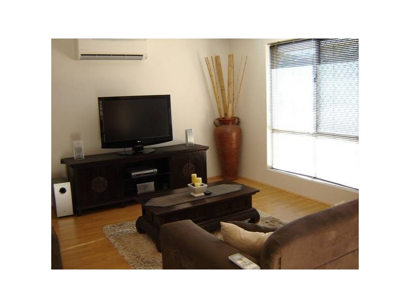 17 Tinaroo Court, South Lake WA 6164