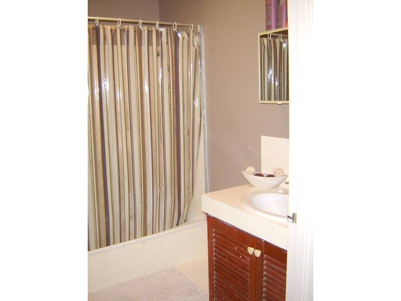 17 Tinaroo Court, South Lake WA 6164