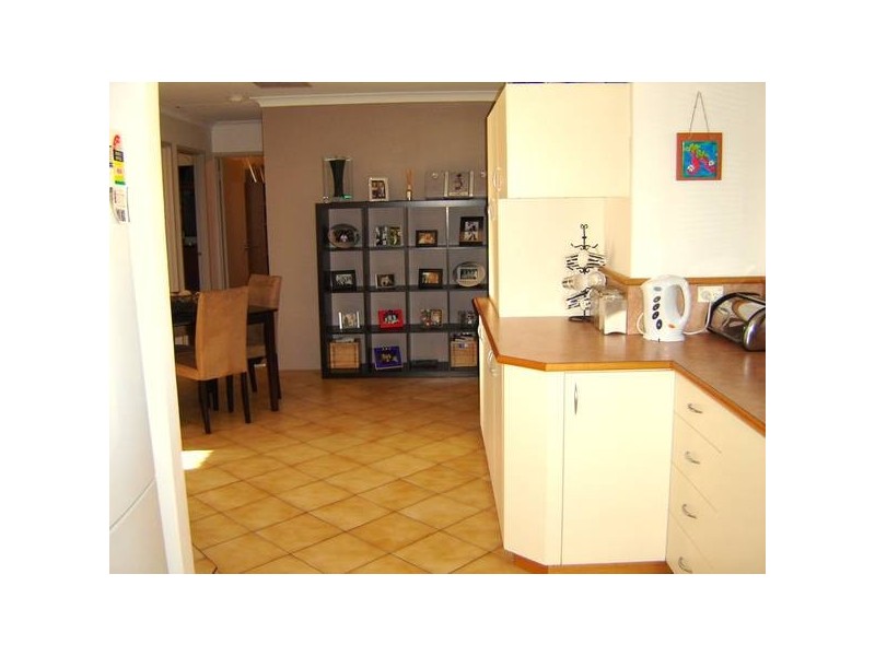 17 Tinaroo Court, South Lake WA 6164