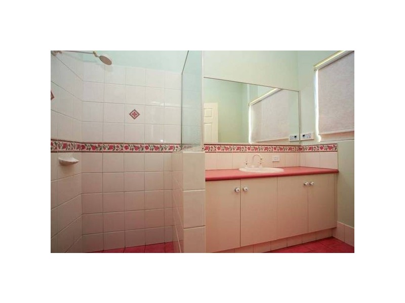 2 Sherbourne Corner, Success WA 6164