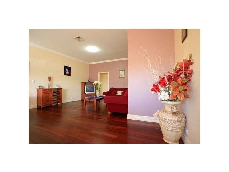 2 Sherbourne Corner, Success WA 6164