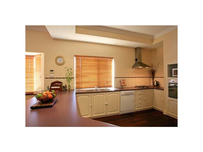 2 Sherbourne Corner, Success WA 6164