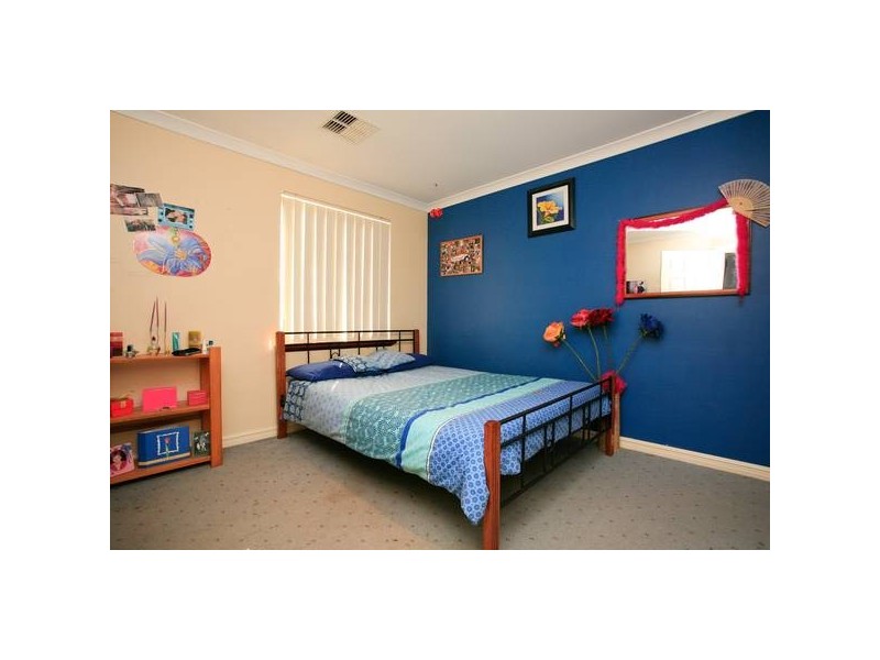 2 Sherbourne Corner, Success WA 6164