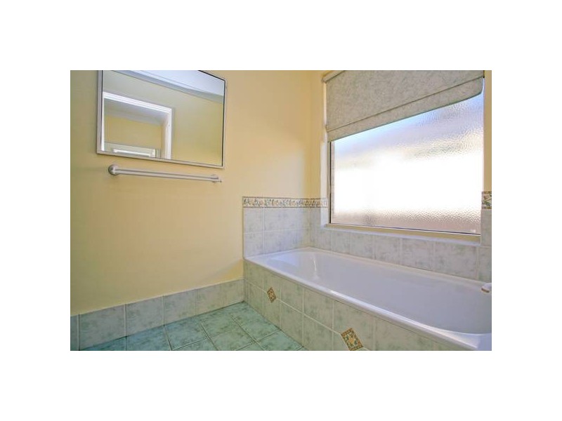 2 Sherbourne Corner, Success WA 6164