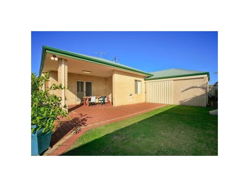 2 Sherbourne Corner, Success WA 6164