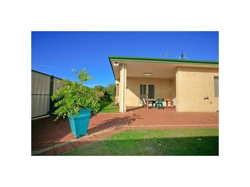 2 Sherbourne Corner, Success WA 6164