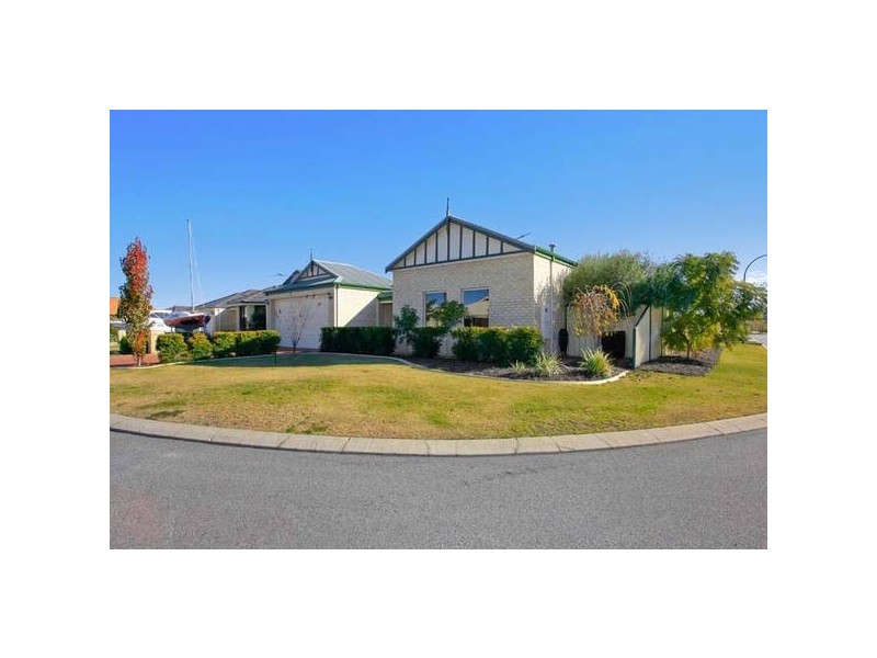 2 Sherbourne Corner, Success WA 6164