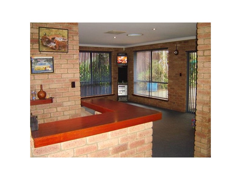 17 Allamanda Drive, South Lake WA 6164