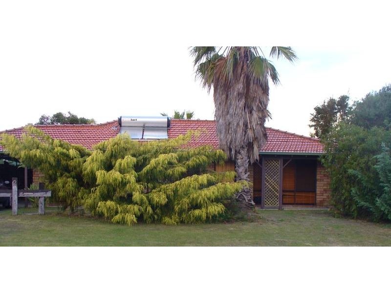 2 Moorhen Drive, Yangebup WA 6164