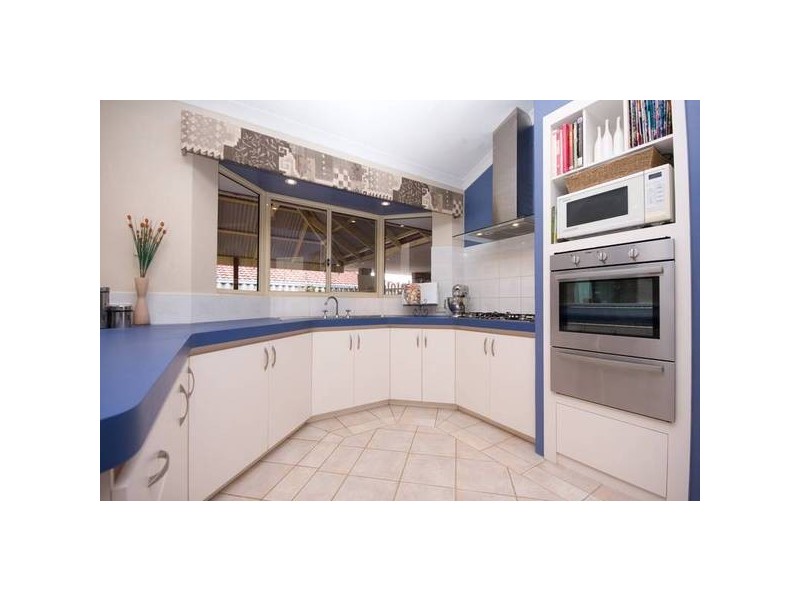 13 Derwent Crescent, Success WA 6164