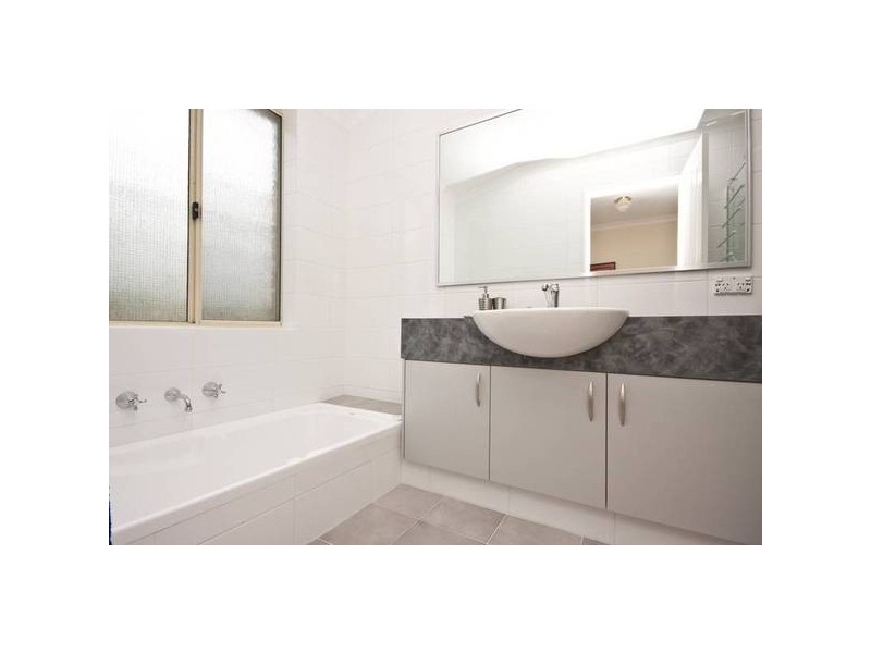 13 Derwent Crescent, Success WA 6164